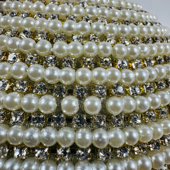 Silver Round Mini Purse Crystals Pearls Hand Or Shoulder. NWOT New Years Ball - Picture 3 of 13